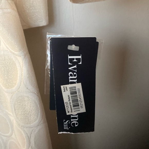 Evan Picone Cream Patterned Suit - Picture 2 of 3